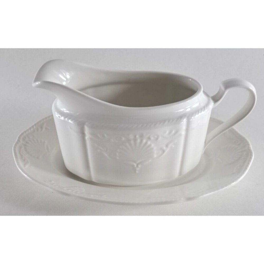 Vintage Mikasa Hampton Bays Gravy Boat Dish W Underplate Sea Shells Beach House